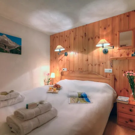 Апартаменти Sainte-foy-l'argentiere Sleeps 6 Pool *